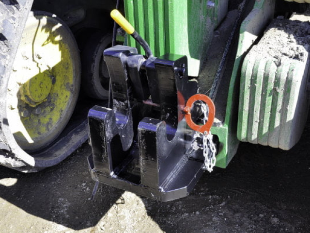 Bridgeview - Pulldozer scraper semi-mount hitch