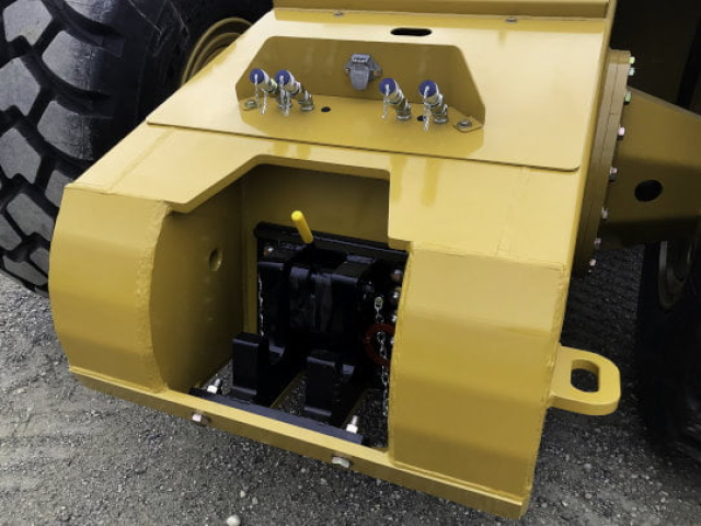 Bridgeview - Pulldozer 1220A scraper tandem hitch
