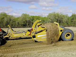 Bridgeview - Pulldozer 1220A scraper pan building road